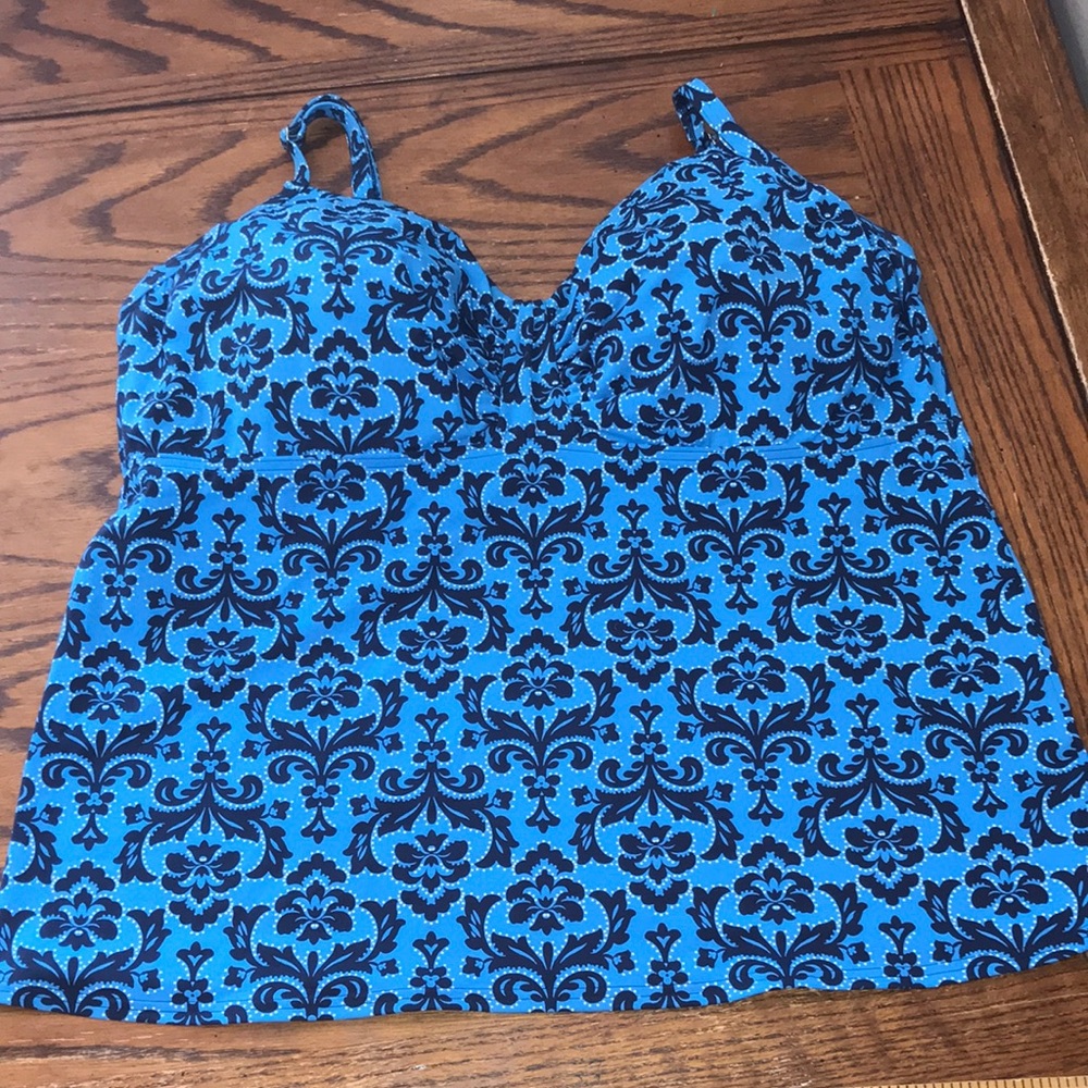 Lands’ End swim tankini top 18DDD